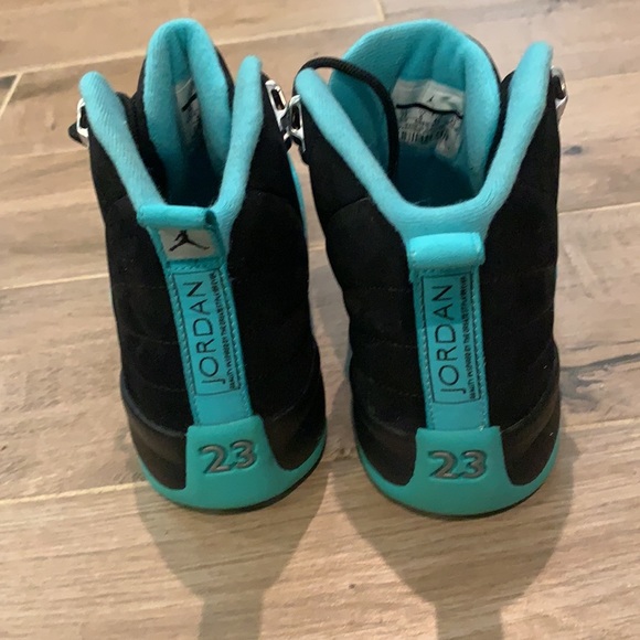 Sz 7 Hyper Jade exclusive two-tone. black suede,contrasted by bright Hyper - Picture 4 of 8